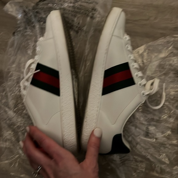 Lovely Gucci Ace sneakers in EXCELLENT condition. Size 38 EU (8 US) - Picture 6 of 11